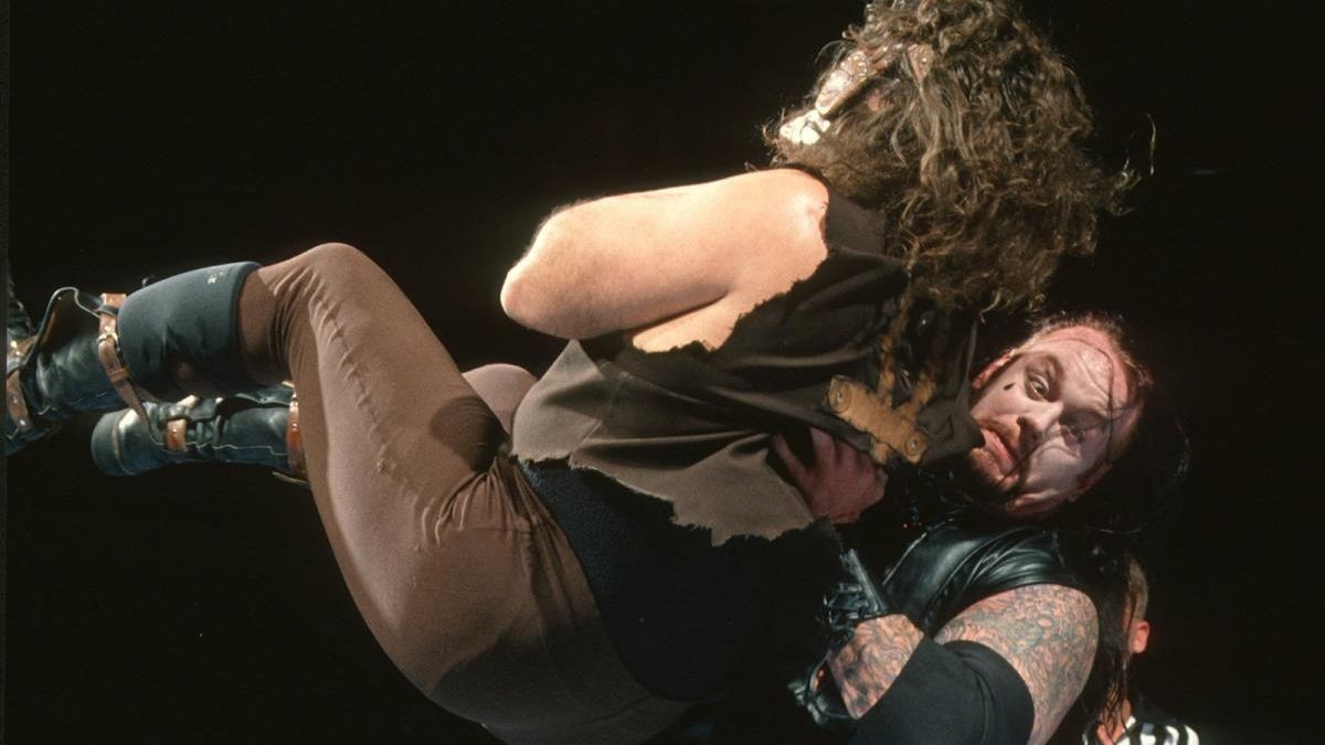 Mick Foley Revela Que Un Chokeslam De Undertaker Le Hizo Escupir