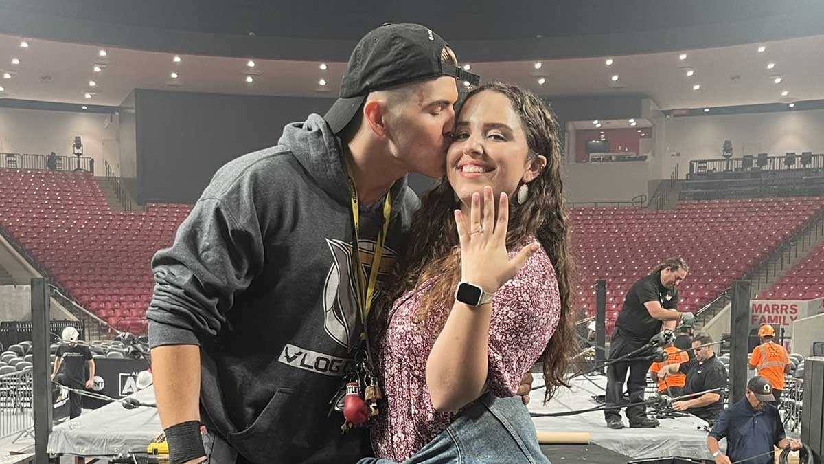 Sammy Guevara pide matrimonio a su novia antes de AEW Dynamite