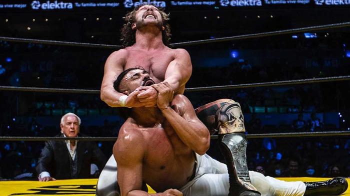 Kenny Omega y Andrade