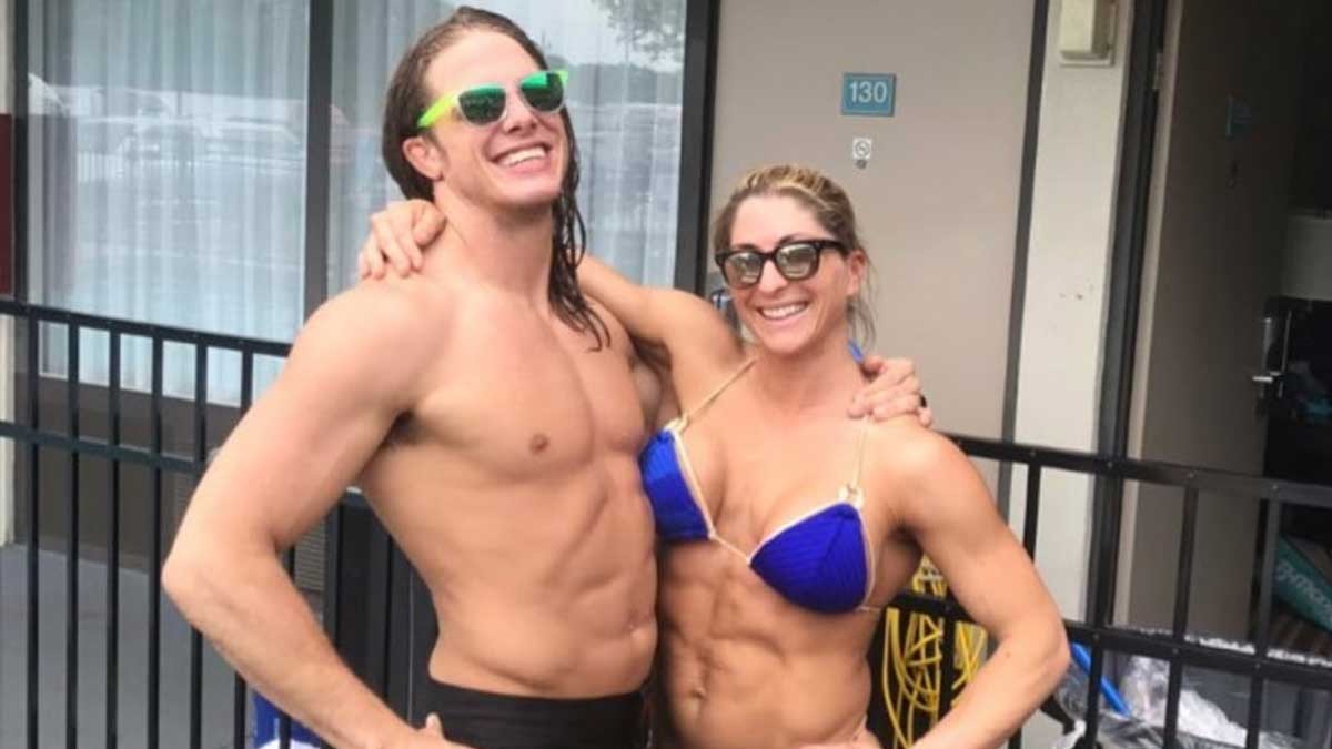 La mujer de Riddle lanza un dardo contra el luchador de WWE en las redes  sociales