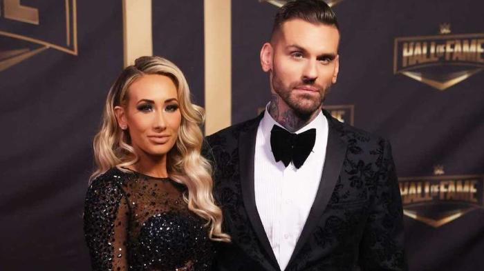 Carmella y Corey Graves