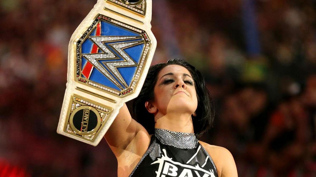 Bayley asegura que hará su regreso a WWE pronto