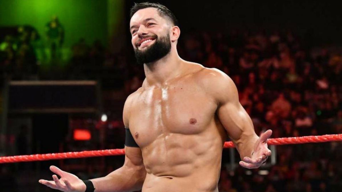 Finn Bálor y otros trabajadores de WWE defienden el cambio de nombre de WALTER