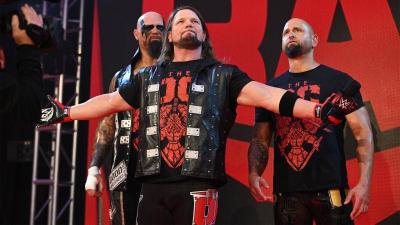 AJ Styles, Doc Gallows y Karl Anderson