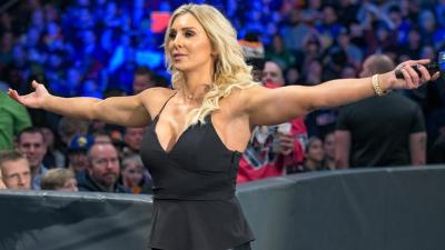 Charlotte Flair retiene el Campeonato de Mujeres en WWE Friday Night SmackDown