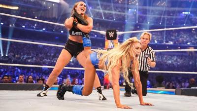 Charlotte Flair y Ronda Rousey