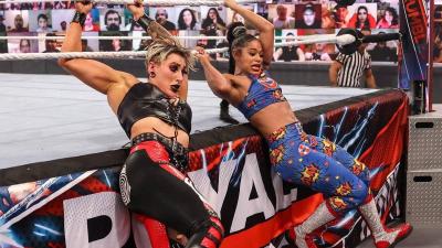 Bianca Belair y Rhea Ripley