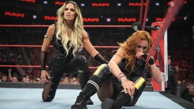 Trish Stratus y Becky Lynch