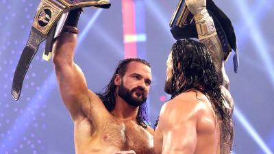 Drew McIntyre y Roman Reigns