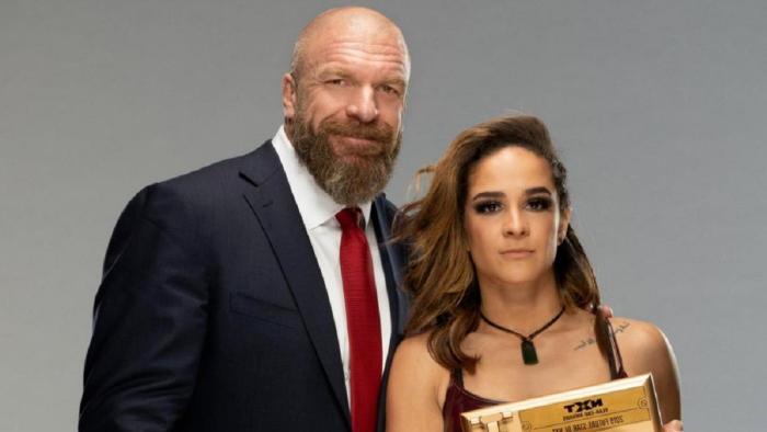 Dakota Kai y Triple H (WWE)