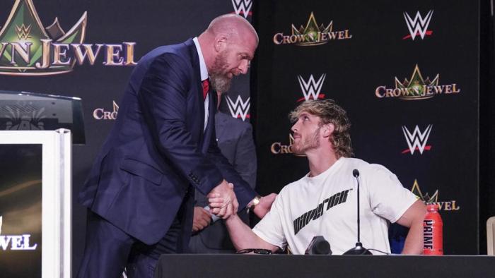 Triple H y Logan Paul