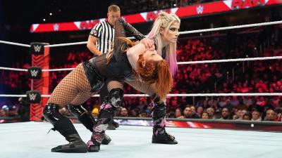 Alexa Bliss y Becky Lynch