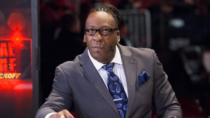  Booker T: 'Wrestling es entretenimiento, no MMA'