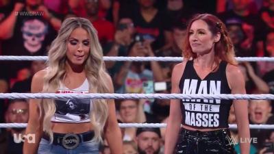 Becky Lynch y Trish Stratus