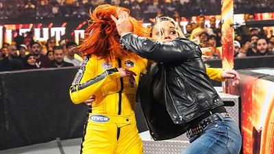 Becky Lynch y Zoey Stark