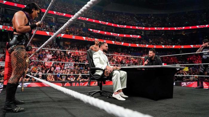 WWE RAW