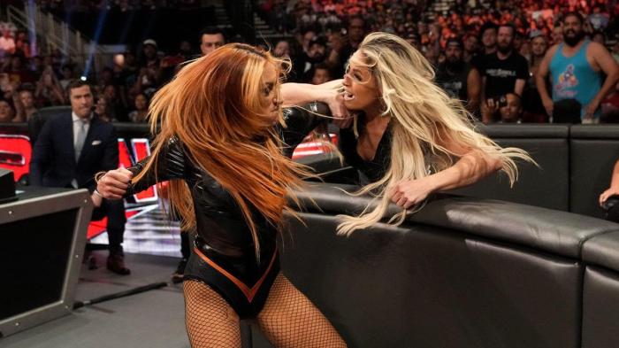 Trish Stratus y Becky Lynch