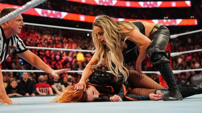 Becky Lynch y Trish Stratus