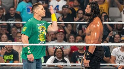 John Cena y Roman Reigns 