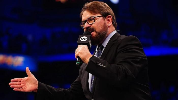 Tony Schiavone asegura que desconocía de la llegada de Adam Copeland en AEW WrestleDream