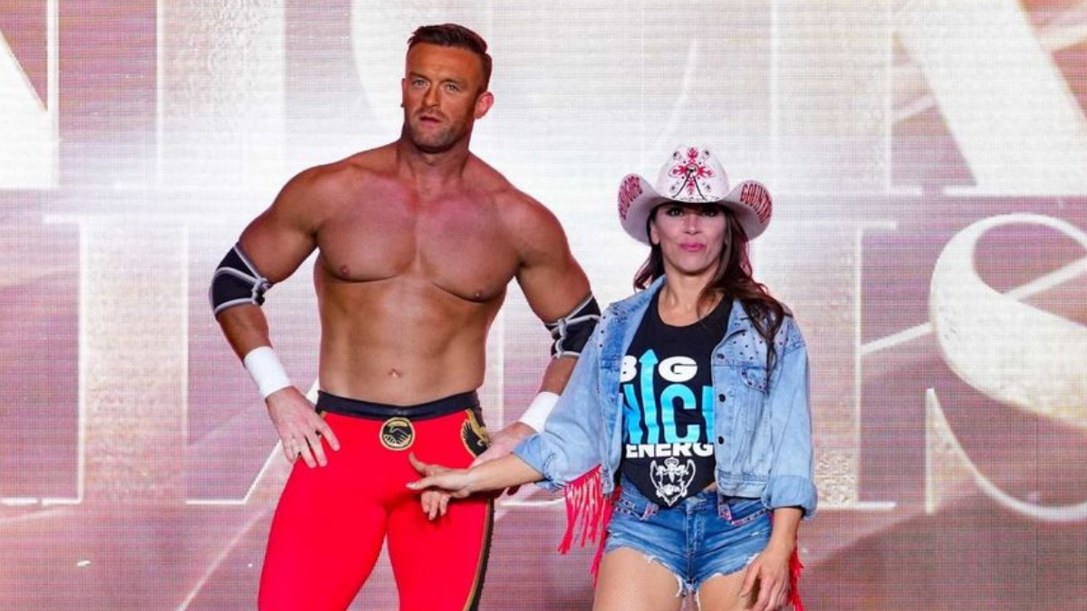 Mickie James reacciona al debut de Nick Aldis en WWE SmackDown