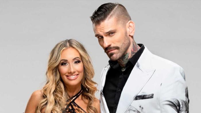 Carmella y Corey Graves