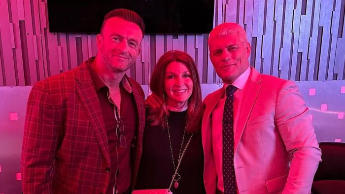 Nick Aldis, Dixie Carter y Cody Rhodes