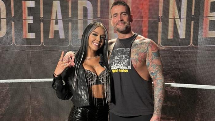 Cora Jade y CM Punk