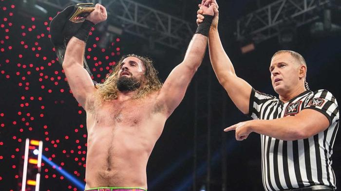 Seth Rollins retiene el Campeonato Mundial Peso Pesado en WWE RAW