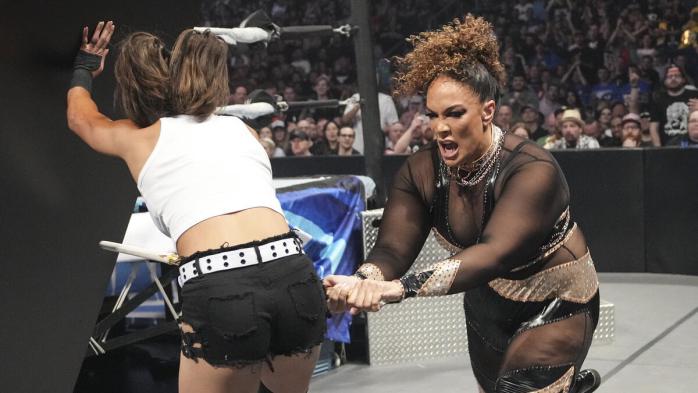 Michin y Nia Jax