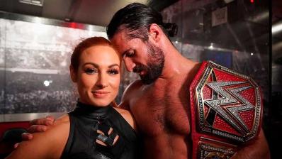 Becky Lynch y Seth Rollins