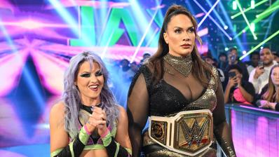 Candice LeRae y Nia Jax