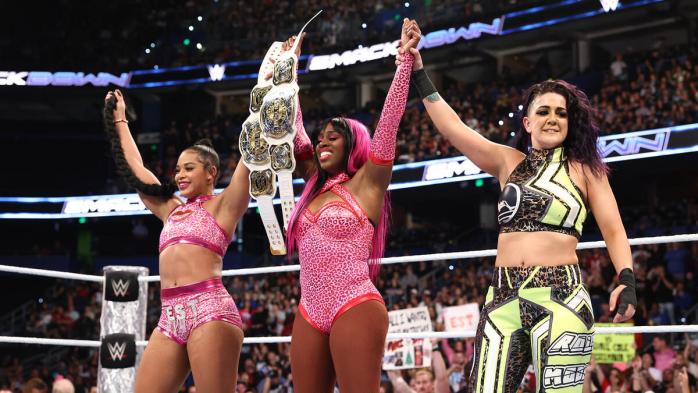 Bianca Belair, Naomi y Bayley