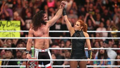 Seth Rollins y Becky Lynch