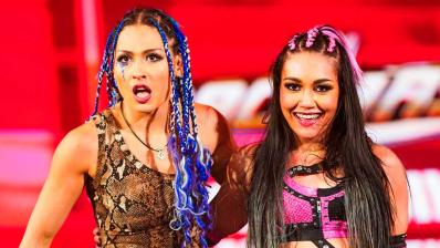 Giulia y Roxanne Perez