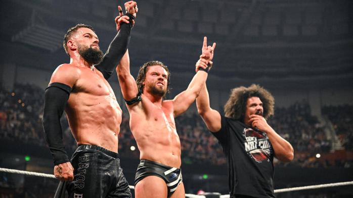 Finn Bálor y JD
