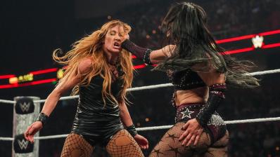 Becky Lynch y Roxanne Perez Becky Lynch y Roxanne Perez