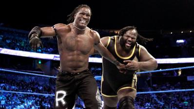 Mark Henry vs R-Truth