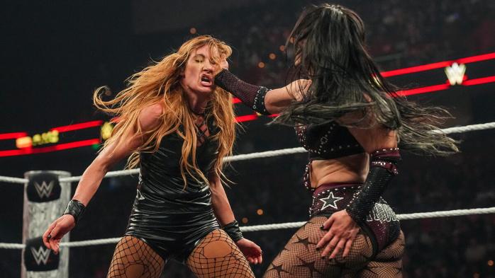 Becky Lynch y Roxanne Perez