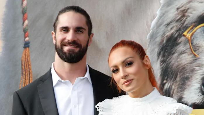 Becky Lynch y Seth Rollins 
