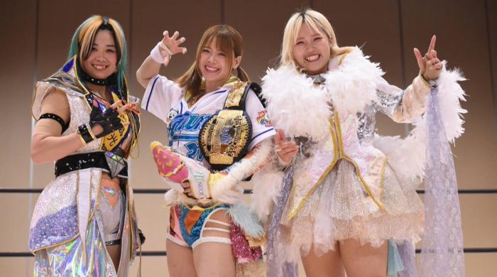 MIRAI, Mayu Iwatani y Victoria Yuzuki