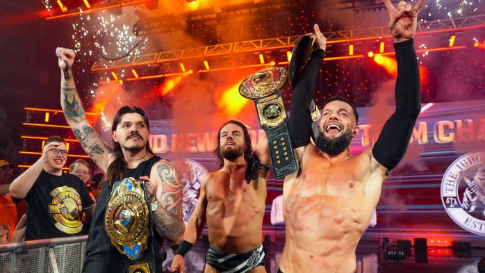 Finn Bálor y JD McDonagh se convierten en los nuevos Campeones Mundiales por Parejas en WWE Raw