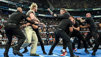 Jelly Roll y Logan Paul en WWE SmackDown