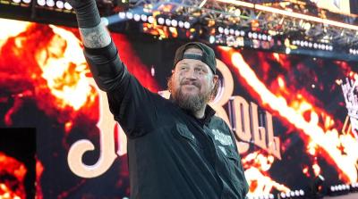 El cantante Jelly Roll en WWE SummerSlam