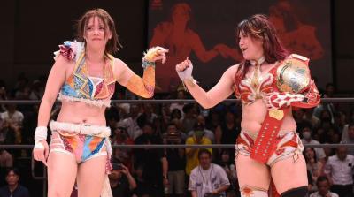 Mayu Iwatani, Utami Hayashishita Mayu Iwatani, Utami Hayashishita
