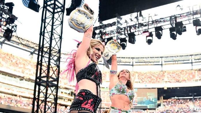 Alexa Bliss y Charlotte Flair en SummerSlam