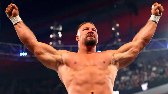 Bron Breakker preocupa a WWE tras una posible lesión de rodilla