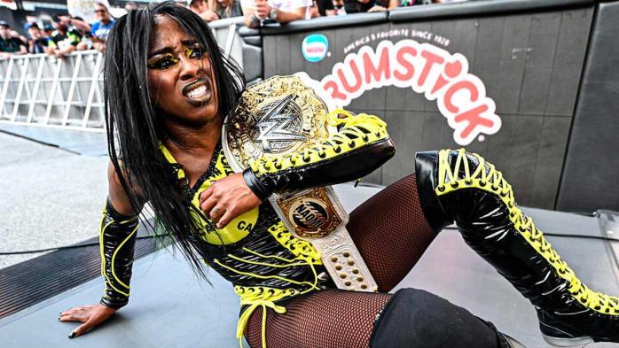Triple H elogia el crecimiento de Naomi tras WWE Summerslam