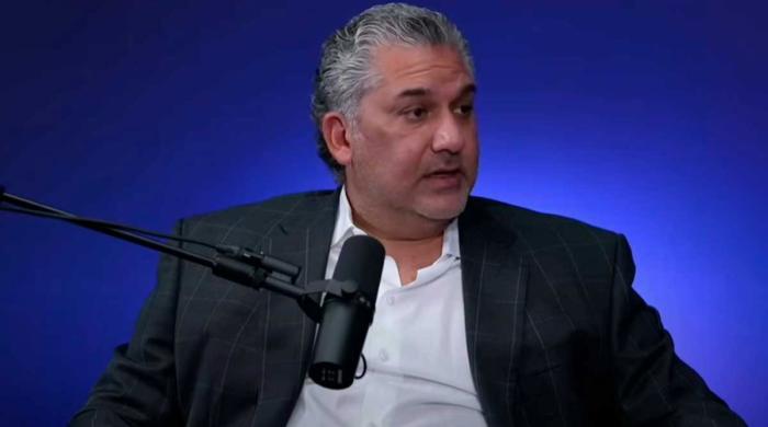 Nick Khan confía en que los fans de WWE asumirán sin problema el coste al cambiar Peacock por ESPN Nick Khan confía en que los fans de WWE asumirán sin problema el coste al cambiar Peacock por ESPN