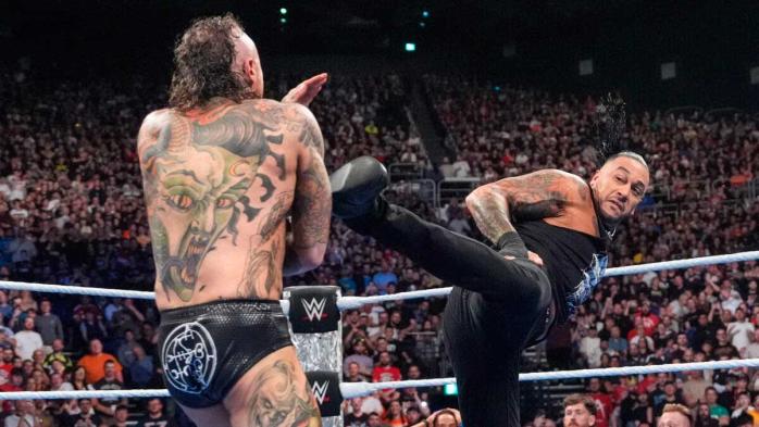 Damian Priest regresa a SmackDown para atacar a Aleister Black